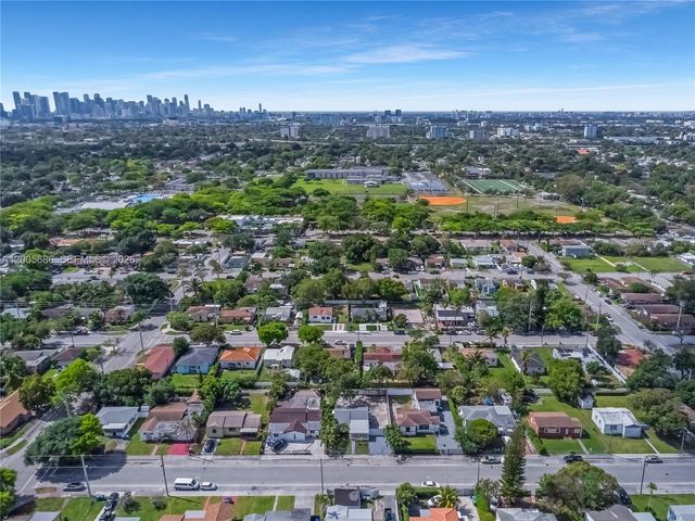 1340 NW 52nd St, Miami, FL 33142