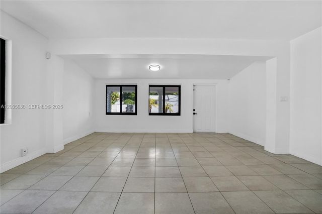 1340 NW 52nd St, Miami, FL 33142