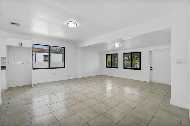 1340 NW 52nd St, Miami, FL 33142