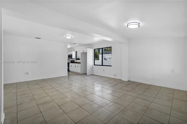 1340 NW 52nd St, Miami, FL 33142