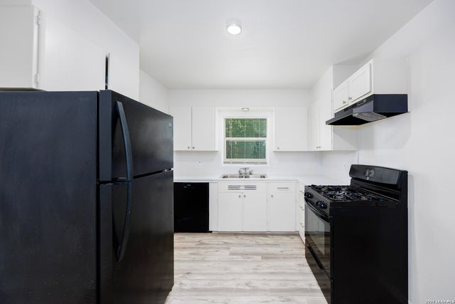 315 CRESHAM DR, San Antonio, TX 78218