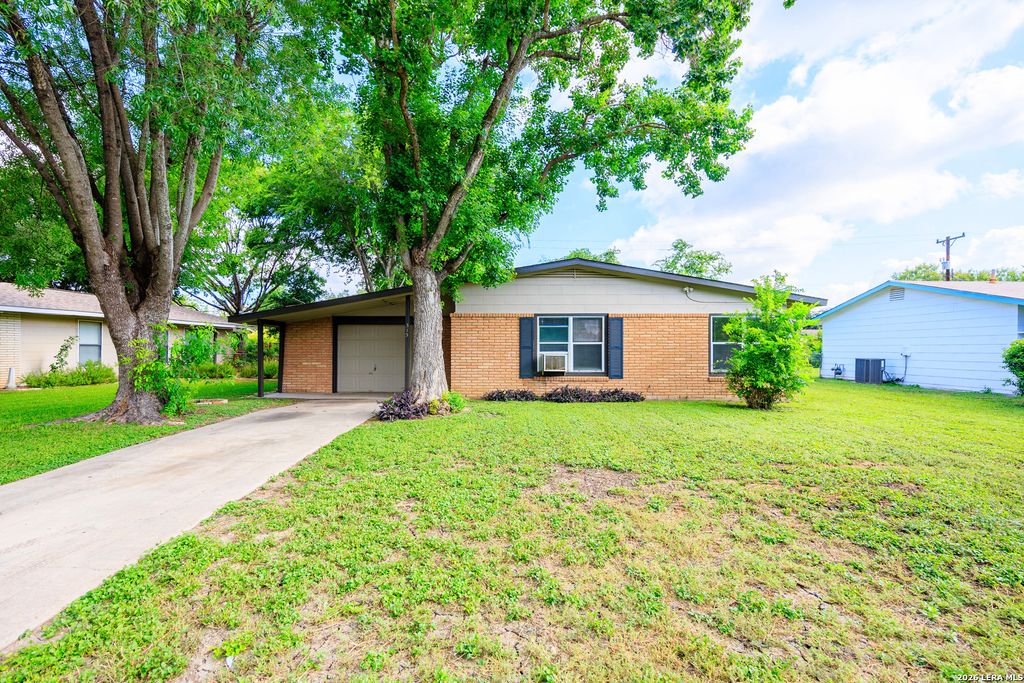 315 CRESHAM DR, San Antonio, TX 78218