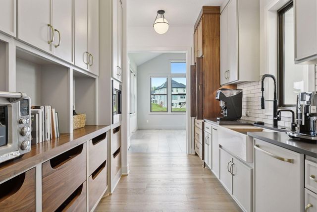 16542 46th Court N, Plymouth, MN 55446