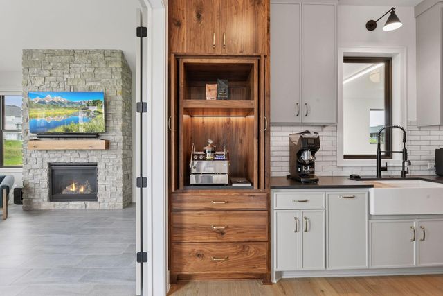 16542 46th Court N, Plymouth, MN 55446