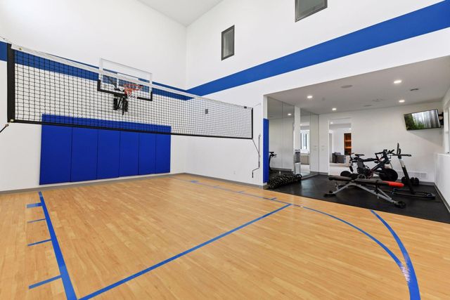 16542 46th Court N, Plymouth, MN 55446