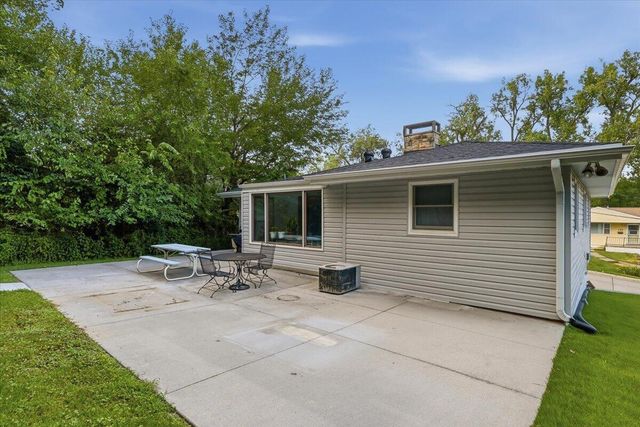 139 HAPPY HOLLOW Boulevard, Council Bluffs, IA 51503