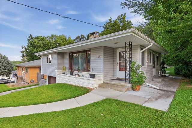 139 HAPPY HOLLOW Boulevard, Council Bluffs, IA 51503