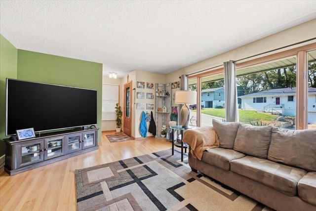 139 HAPPY HOLLOW Boulevard, Council Bluffs, IA 51503