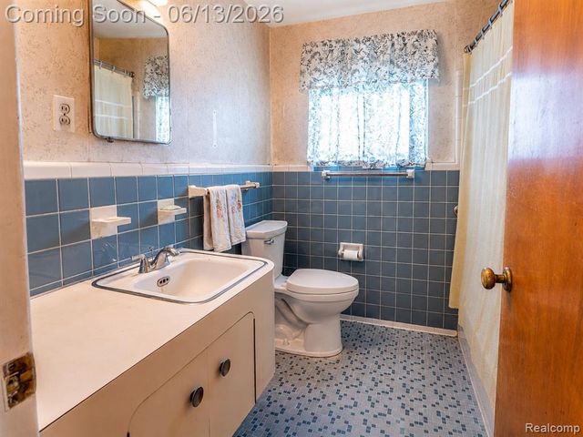 18345 Fremont Street, Livonia, MI 48152