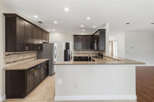 1572 HUNTERS STAND RUN, Oviedo, FL 32765