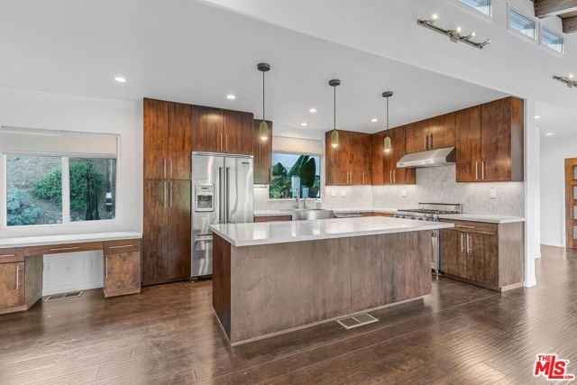 3476 Troy Drive, Los Angeles, CA 90068