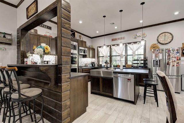 5351 Crystal Lake Drive, Guthrie, OK 73044