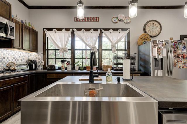 5351 Crystal Lake Drive, Guthrie, OK 73044