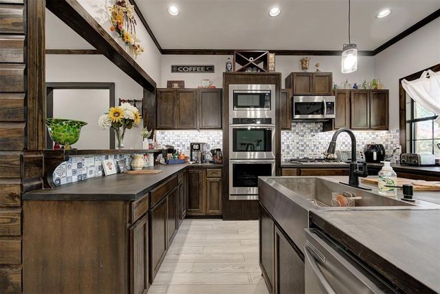 5351 Crystal Lake Drive, Guthrie, OK 73044