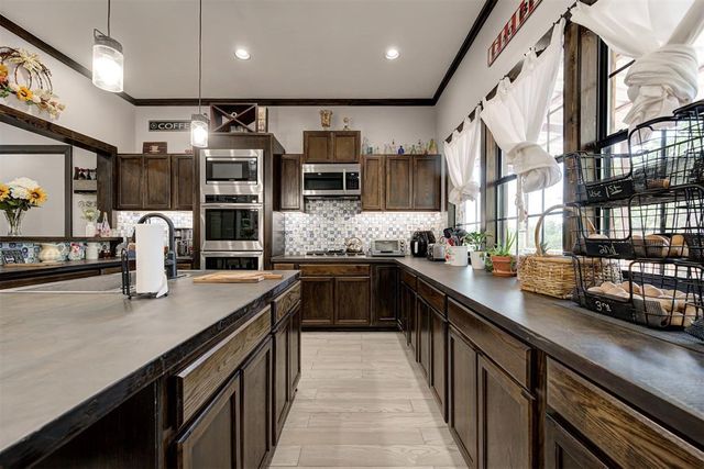 5351 Crystal Lake Drive, Guthrie, OK 73044