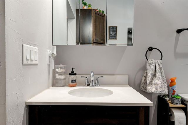 5351 Crystal Lake Drive, Guthrie, OK 73044