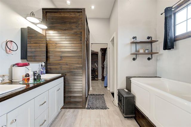 5351 Crystal Lake Drive, Guthrie, OK 73044