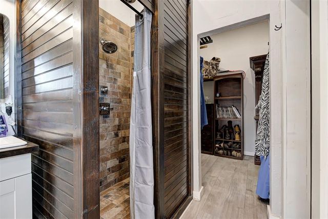 5351 Crystal Lake Drive, Guthrie, OK 73044