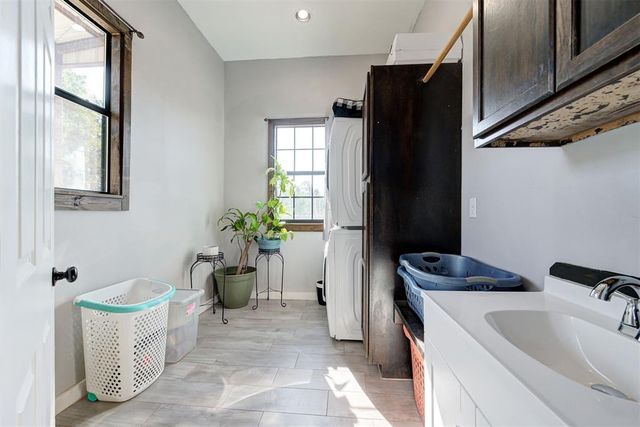 5351 Crystal Lake Drive, Guthrie, OK 73044