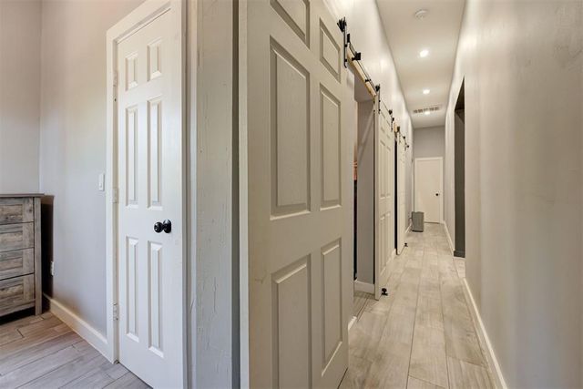 5351 Crystal Lake Drive, Guthrie, OK 73044