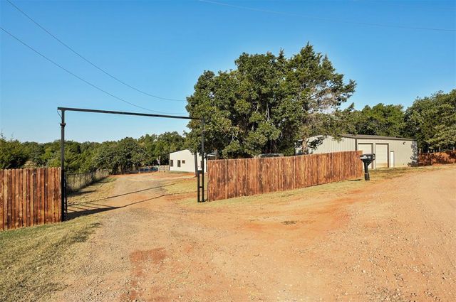 5351 Crystal Lake Drive, Guthrie, OK 73044