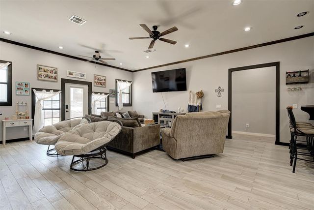 5351 Crystal Lake Drive, Guthrie, OK 73044