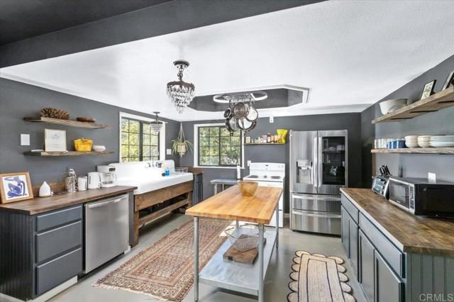 40707 Intrepid Rd, Hemet, CA 92544