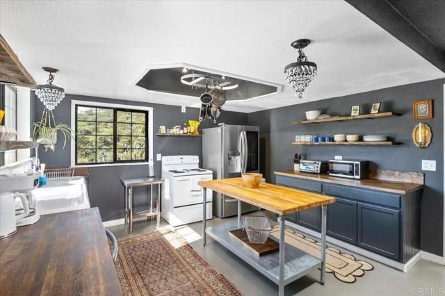 40707 Intrepid Rd, Hemet, CA 92544