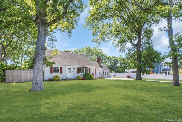 431 Cherry Avenue, West Sayville, NY 11796