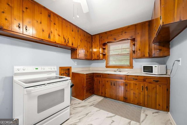 135 5th Avenue, Jonesboro, GA 30236