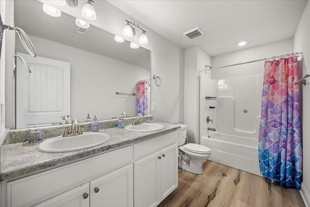 121 Ridgeway Circle, Crestview, FL 32536