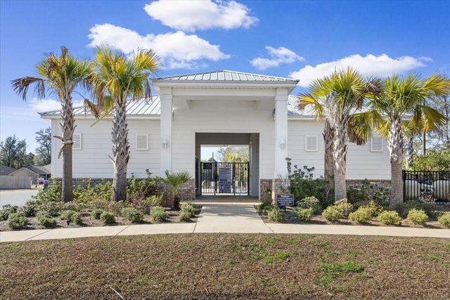 121 Ridgeway Circle, Crestview, FL 32536