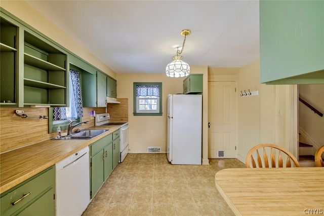 121 Butternut Drive, Dewitt, NY 13214