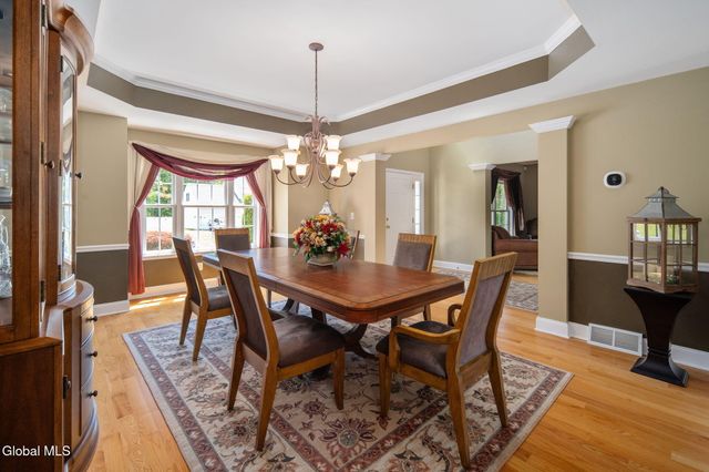 35 Shinnecock Hills Drive, Colonie, NY 12205