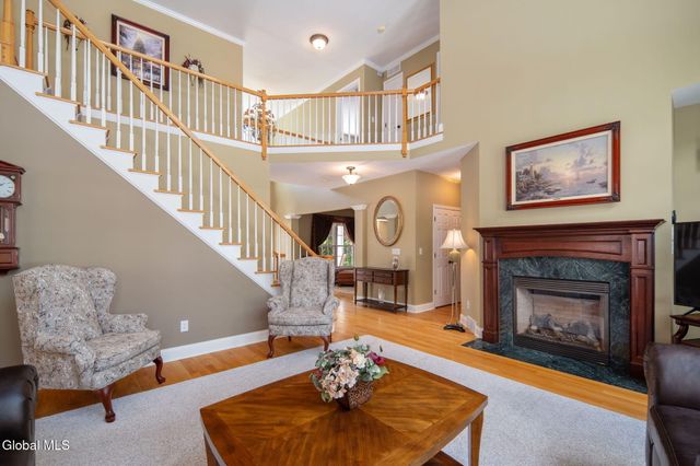 35 Shinnecock Hills Drive, Colonie, NY 12205