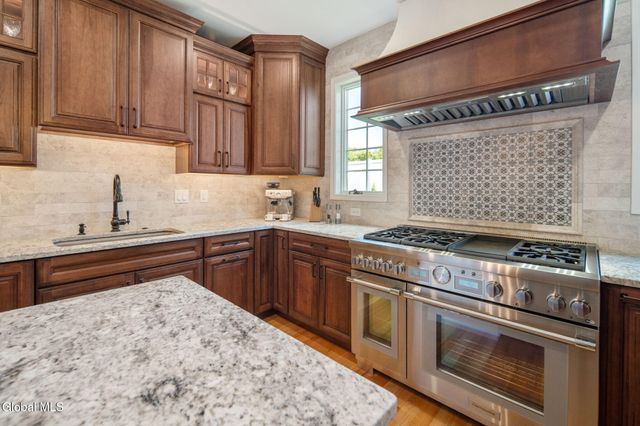 35 Shinnecock Hills Drive, Colonie, NY 12205