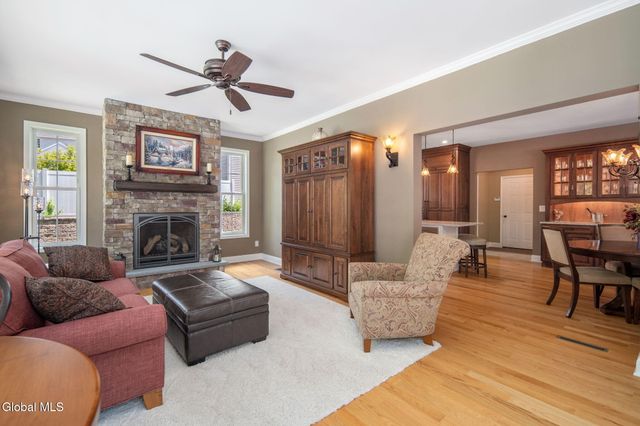 35 Shinnecock Hills Drive, Colonie, NY 12205