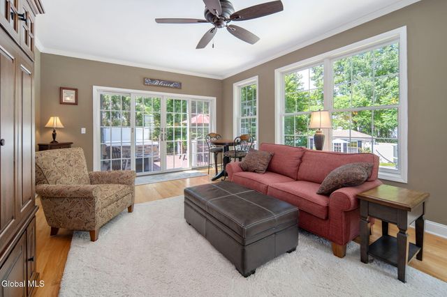 35 Shinnecock Hills Drive, Colonie, NY 12205