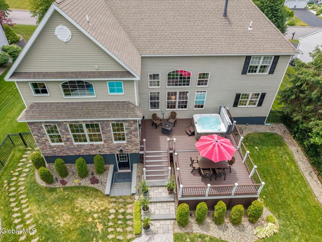 35 Shinnecock Hills Drive, Colonie, NY 12205