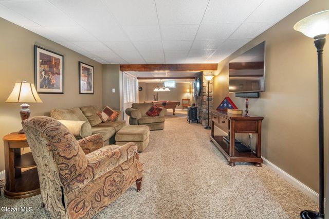 35 Shinnecock Hills Drive, Colonie, NY 12205