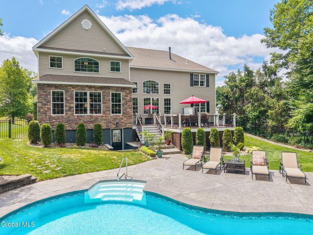35 Shinnecock Hills Drive, Colonie, NY 12205
