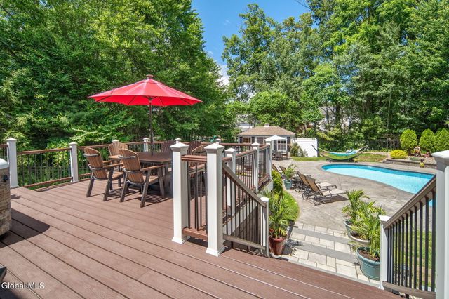 35 Shinnecock Hills Drive, Colonie, NY 12205