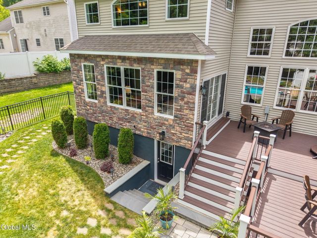 35 Shinnecock Hills Drive, Colonie, NY 12205