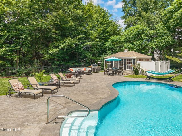 35 Shinnecock Hills Drive, Colonie, NY 12205