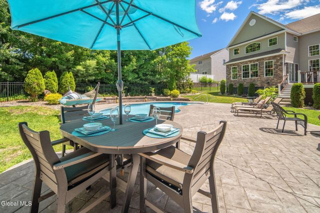 35 Shinnecock Hills Drive, Colonie, NY 12205