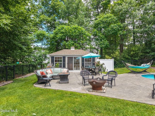 35 Shinnecock Hills Drive, Colonie, NY 12205