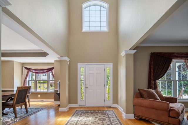 35 Shinnecock Hills Drive, Colonie, NY 12205