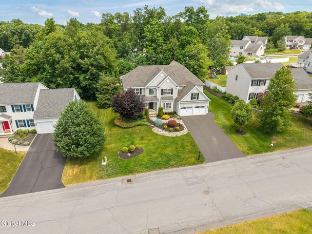 35 Shinnecock Hills Drive, Colonie, NY 12205