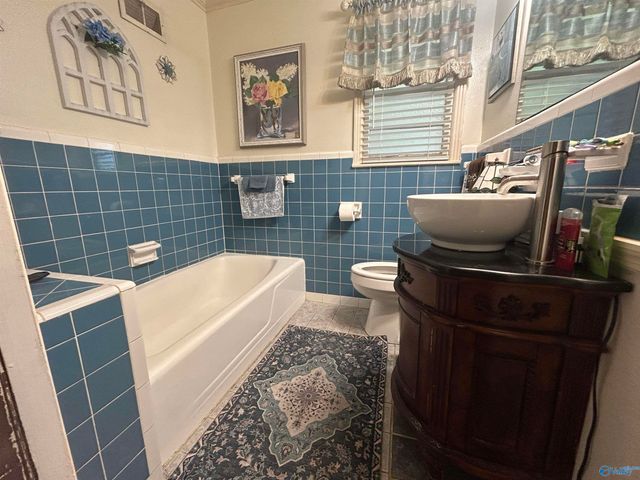 516 Country Club Drive, Gadsden, AL 35901