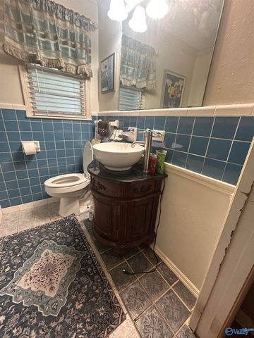 516 Country Club Drive, Gadsden, AL 35901